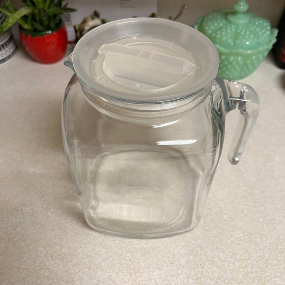 Bormioli Rocco 68 oz. Frigoverre Glass Pitcher with Locking Lid Milk Tea Water - Picture 3 of 10